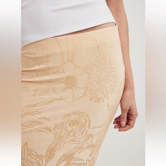 NA-KD midi skirt - Picture 3 of 9